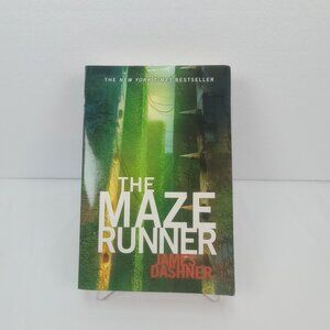 The Maze Runner by James Dashner Dystopian YA Sci-Fi Adventure Bestseller